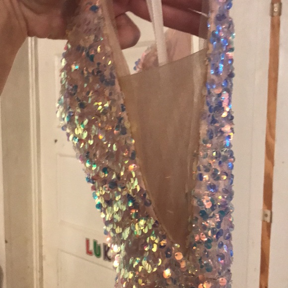 A gorgeous gown. With all over iridescent sequins. A must have for dances/balls - Picture 13 of 15